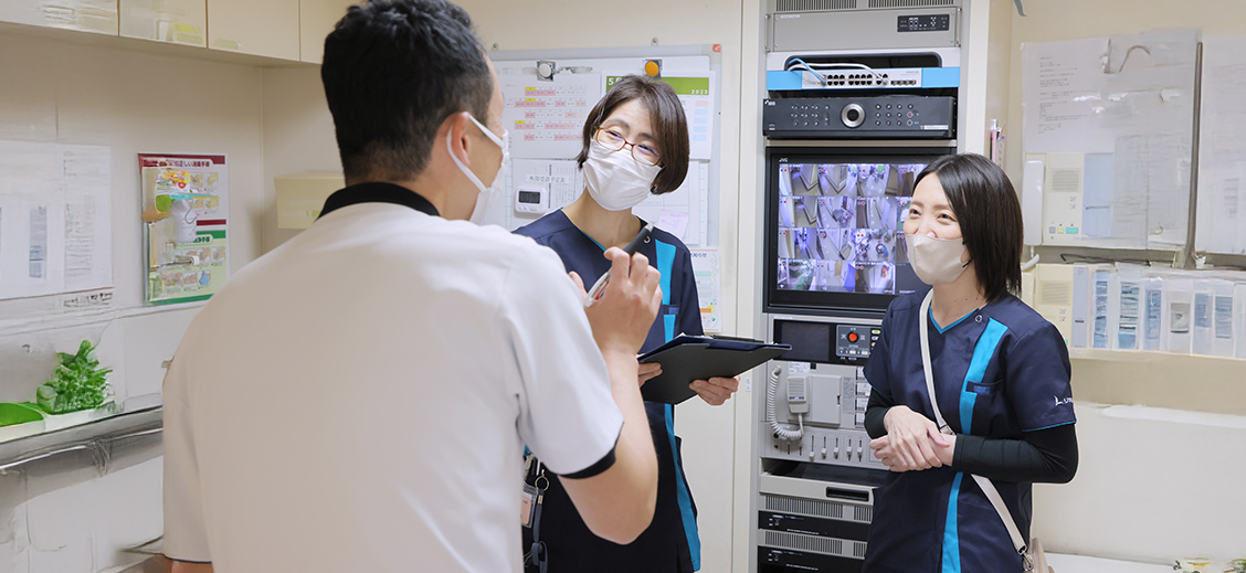 リヤンド-絆-荻窪の看護師と介護職員が連携している様子