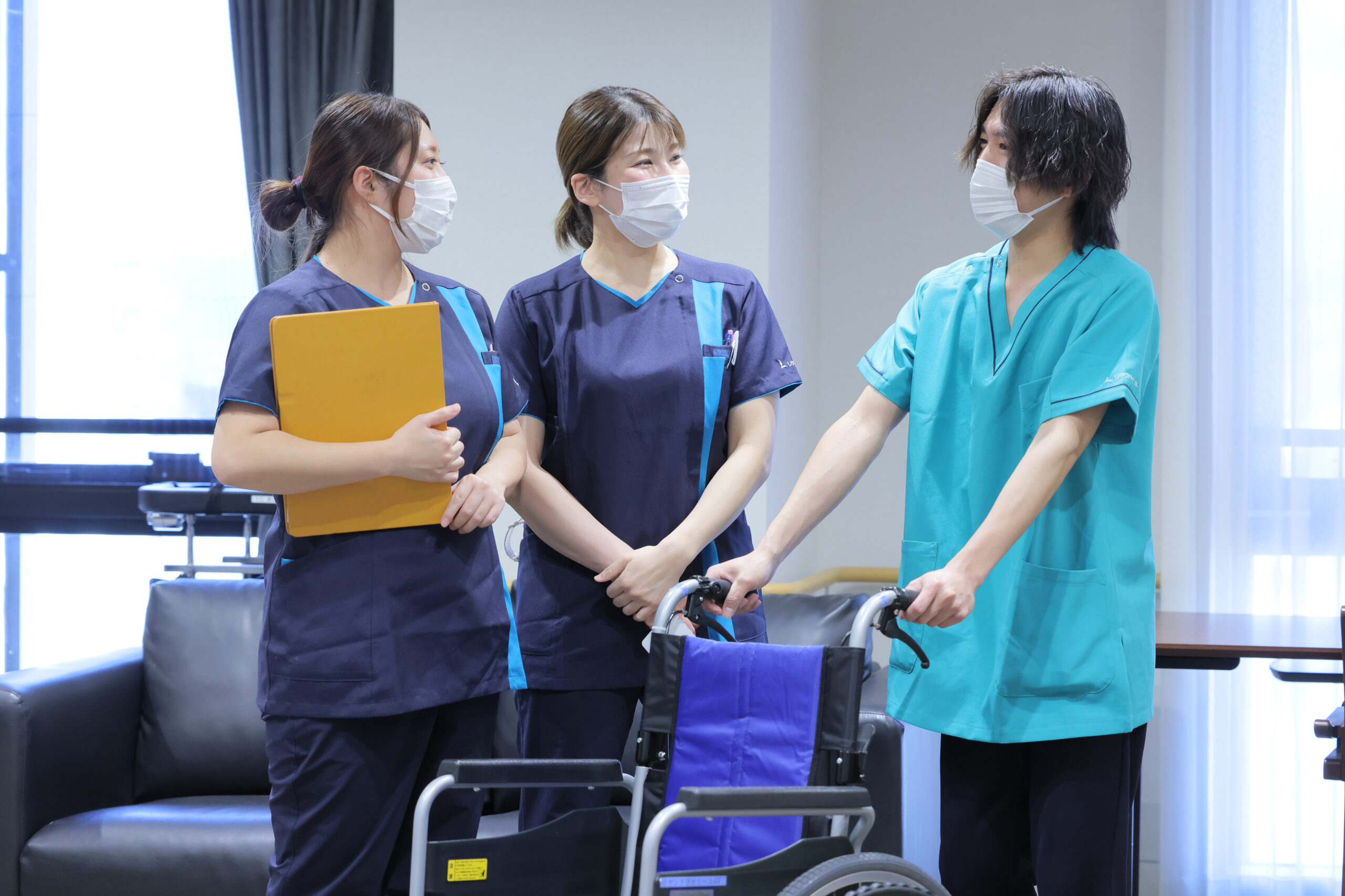 静岡県藤枝市にある医療対応型サービス付き高齢者向け住宅・医療対応型ホーム リヤンドファミーユで働く介護職員