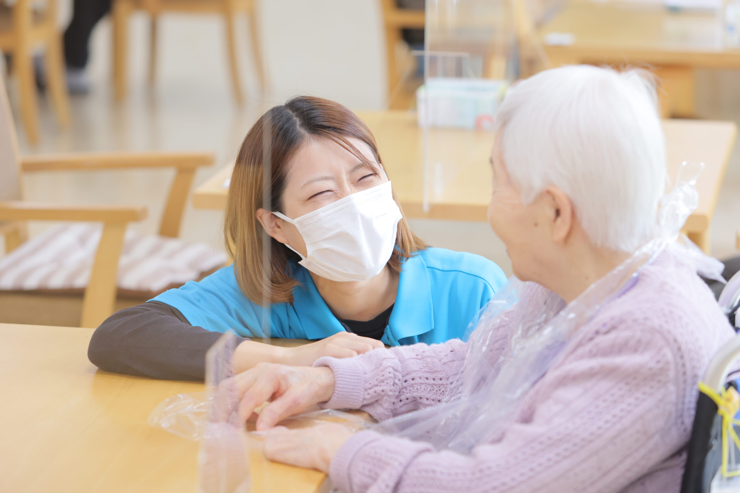 滋賀県栗東市にある医療対応型ホーム・リヤンド-絆-栗東で働く介護職員