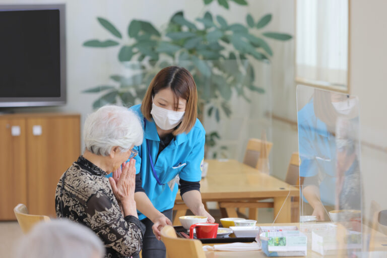 滋賀県栗東市にある医療対応型ホーム・リヤンド-絆-栗東で働く介護職員