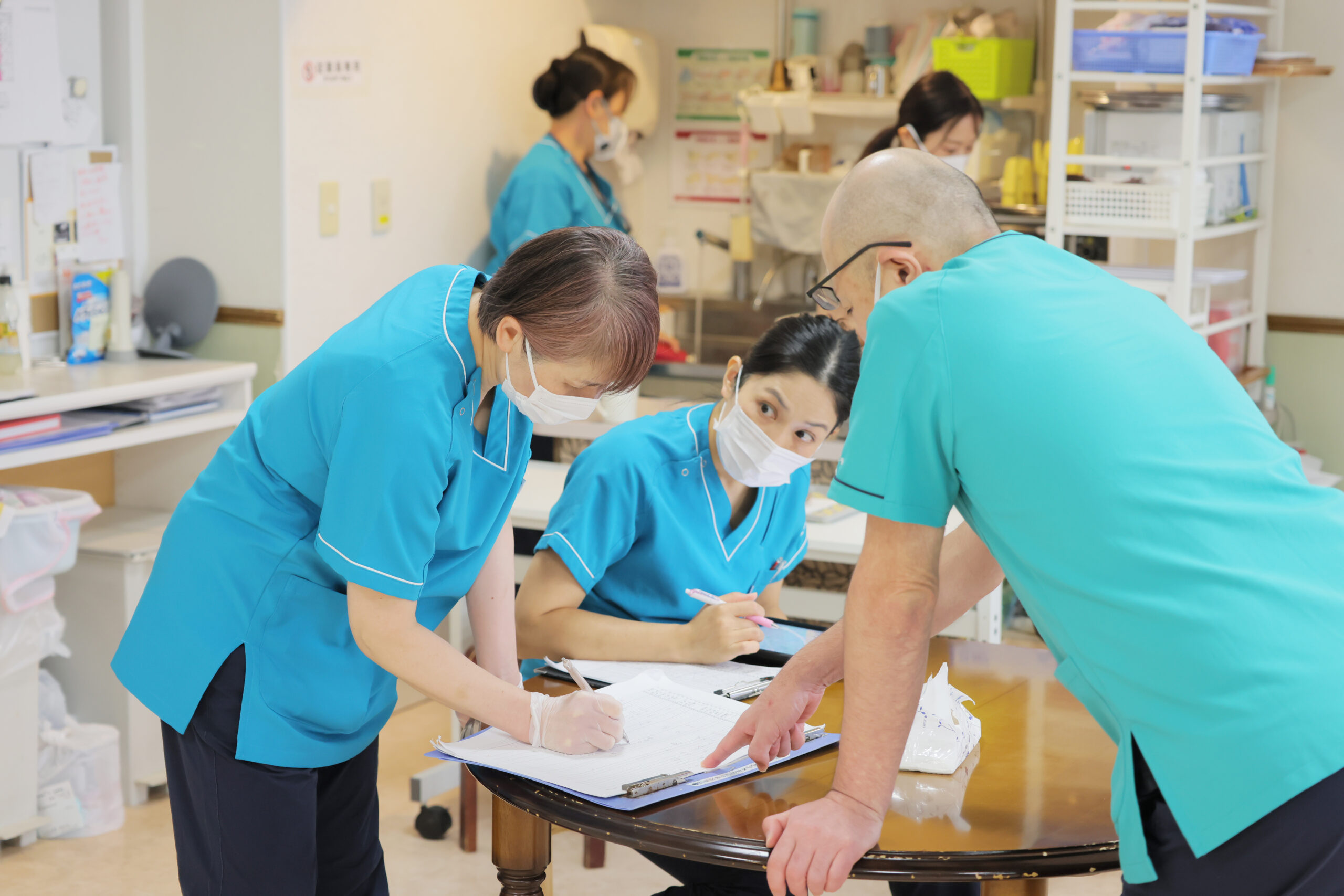東京都杉並区・荻窪駅近隣に2024年9月にオープンしたリヤンド-絆-荻窪で働く介護職員